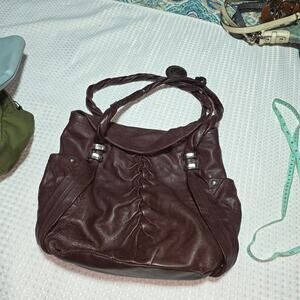 B MAKOWSKY XL LEATHER SHOULDER BAG